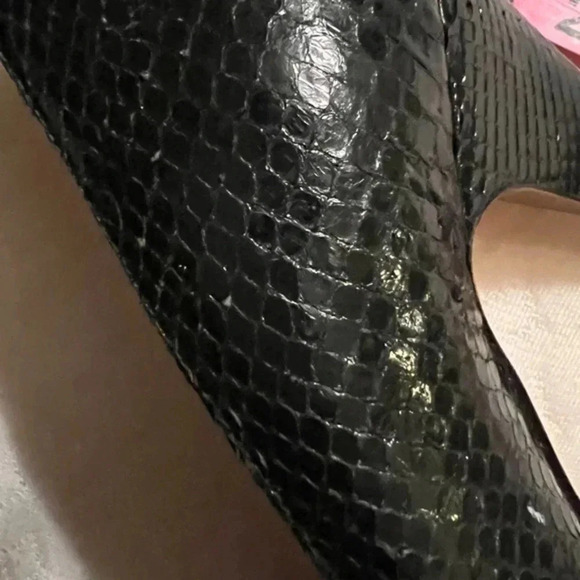 Neiman Marcus Black Animal Skin Heels —-Size 10 N - Picture 6 of 6